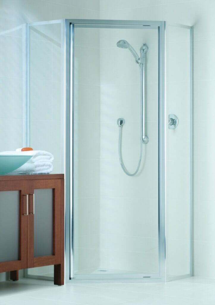 Framed shower screen
